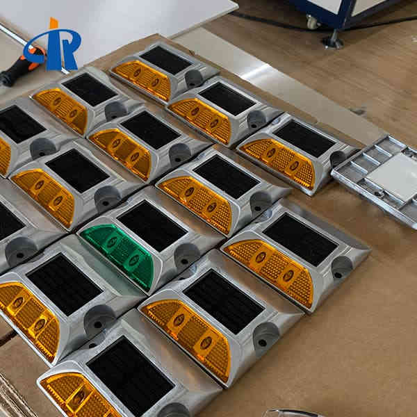 FCC solar road stud rate in China